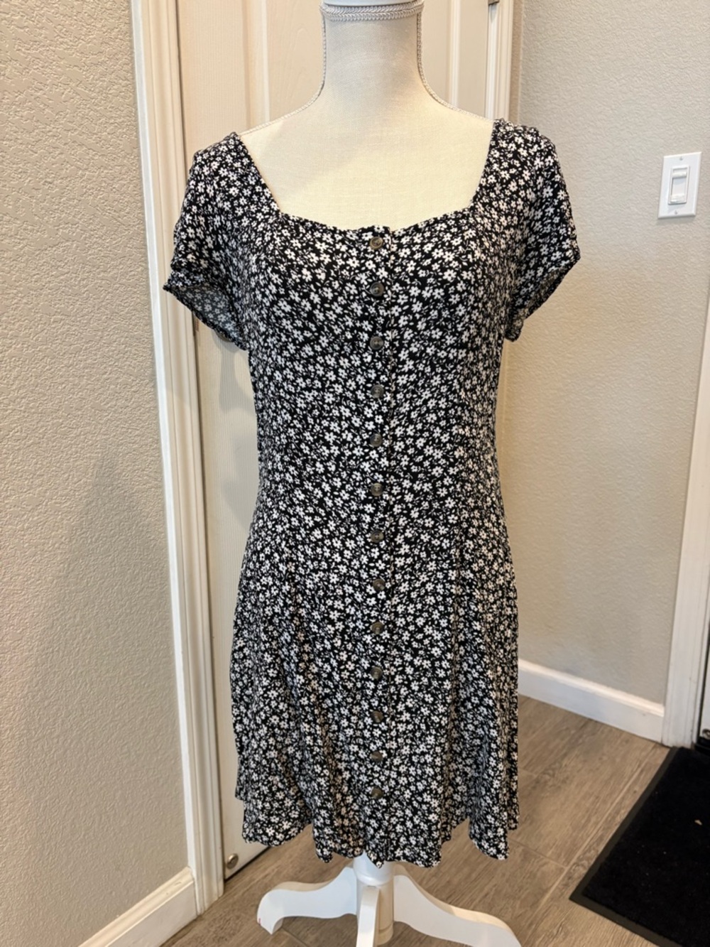 American Eagle Outfitters Black and White Floral Mini Dress